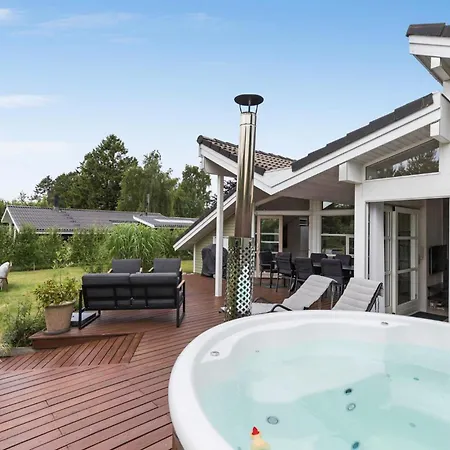 Holiday home 4 Bedroom In *