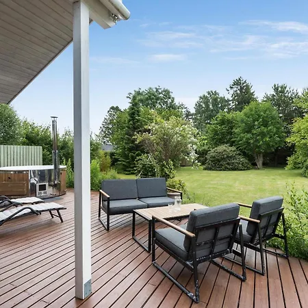 4 Bedroom In Dronningmolle