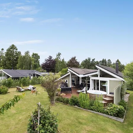 Holiday home 4 Bedroom In