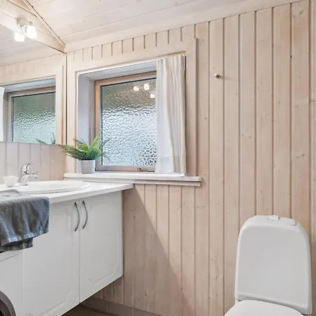 4 Bedroom In Dronningmolle