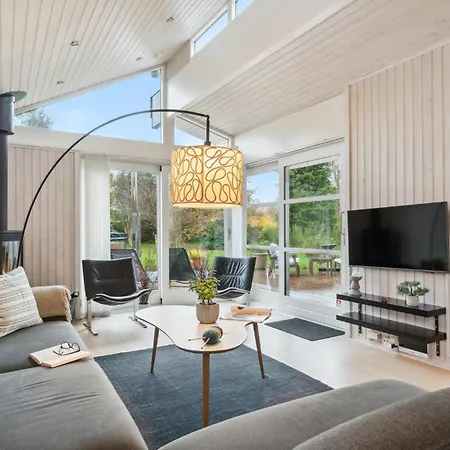 4 Bedroom In Dronningmolle
