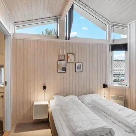Holiday home 4 Bedroom In